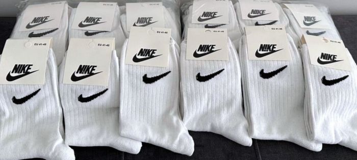 Високі, білі шкарпетки Nike